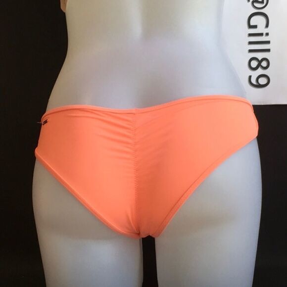 🆕Victoria’s Secret bikini set - Picture 5 of 7